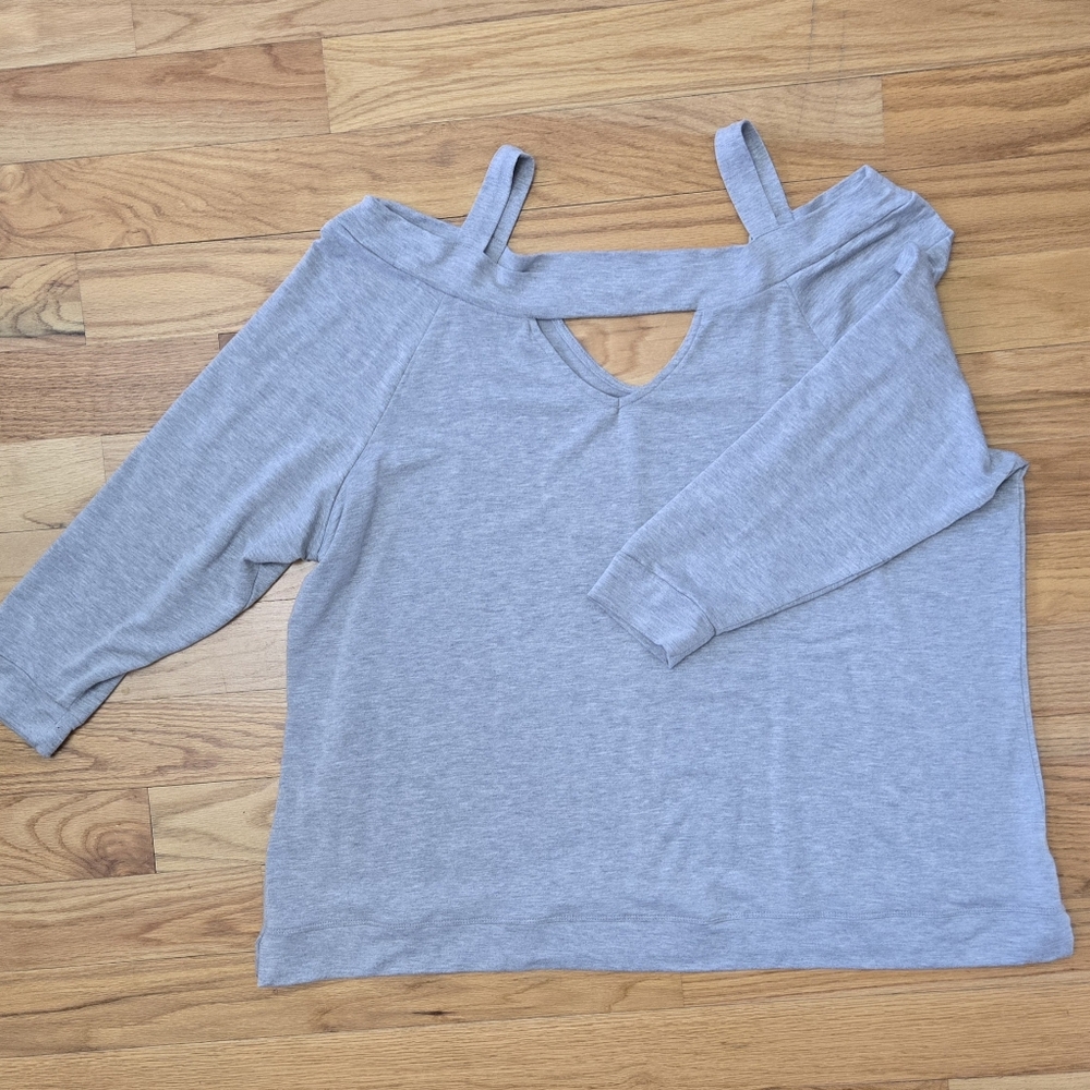 PLUS SIZE Women's Gray Off-Shoulder Top